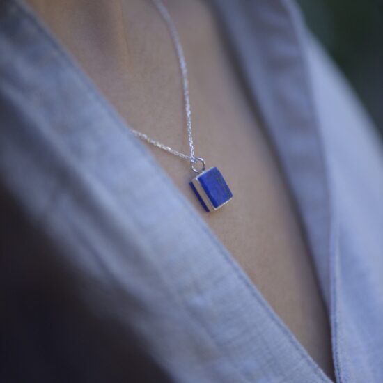 lapis lazuli silver pendant handmade by artisans